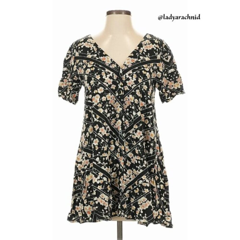 MOTEL Crosena boho festival dress in Cosmic Daisy - Picture 5 of 9